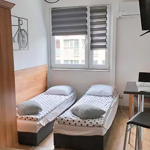 Nighthost Robotnicza 32 Pok 425 Apartament Wrocław